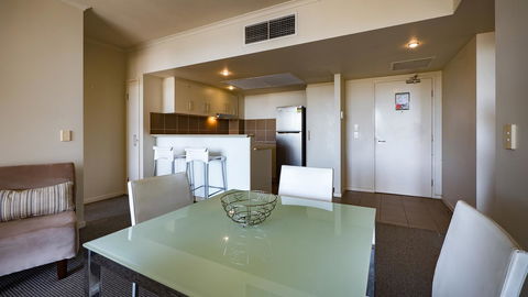 Swell Resort Burleigh Heads - Holiday Find 36