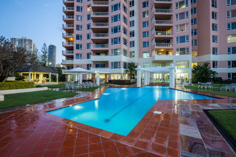 Belle Maison Apartments - Official - Holiday Find 12