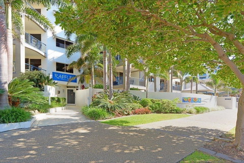 Raffles Mooloolaba - Holiday Find 13