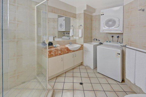 Raffles Mooloolaba - Holiday Find 12