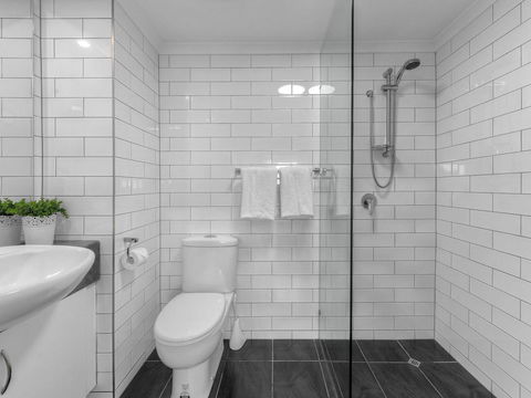 Central Brunswick Apartment Hotel - Holiday Find 20