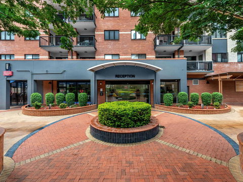 Central Brunswick Apartment Hotel - Holiday Find 0