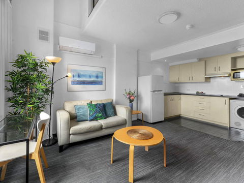 Central Brunswick Apartment Hotel - Holiday Find 16