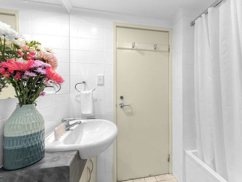 Central Brunswick Apartment Hotel - Holiday Find 22