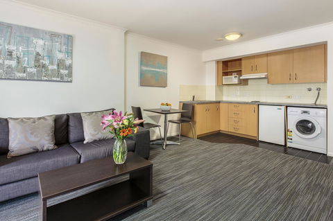 Central Brunswick Apartment Hotel - Holiday Find 27