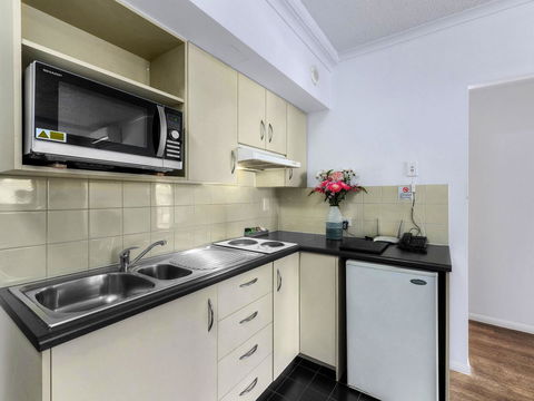 Central Brunswick Apartment Hotel - Holiday Find 18