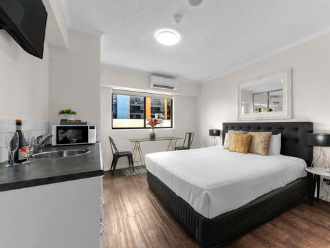 Central Brunswick Apartment Hotel - Holiday Find 19