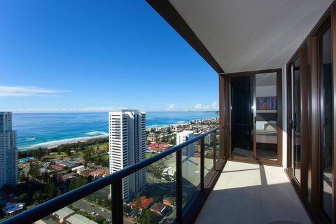 High Floor Ocean View Suites Broadbeach - Holiday Find 16