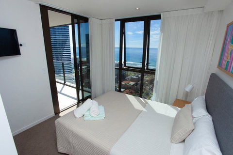 High Floor Ocean View Suites Broadbeach - Holiday Find 13