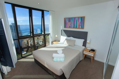 High Floor Ocean View Suites Broadbeach - Holiday Find 21
