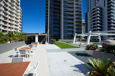 High Floor Ocean View Suites Broadbeach - Holiday Find 33