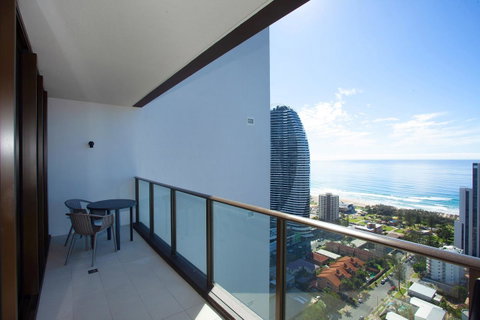 High Floor Ocean View Suites Broadbeach - Holiday Find 19