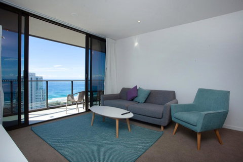 High Floor Ocean View Suites Broadbeach - Holiday Find 1