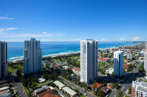 High Floor Ocean View Suites Broadbeach - Holiday Find 7