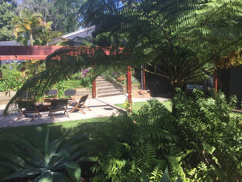 Sam's Buderim Mountain Guest House - Holiday Find 26