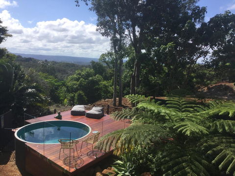 Sam's Buderim Mountain Guest House - Holiday Find 21