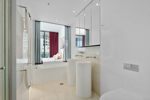 Oracle, 2 & 3 Bedroom Apartments - We Accommodate - Holiday Find 1