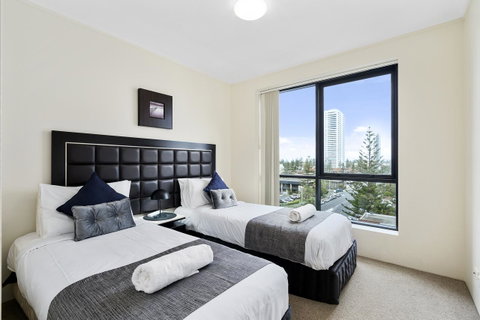 Broadbeach On The Park, 3 Bed Ocean - We Accommodate - Holiday Find 7