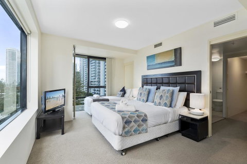 Broadbeach On The Park, 3 Bed Ocean - We Accommodate - Holiday Find 6
