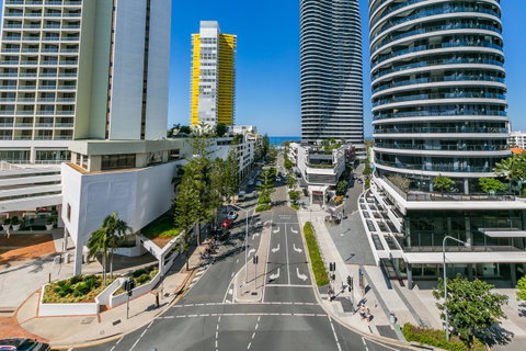 Broadbeach On The Park, 3 Bed Ocean - We Accommodate - Holiday Find 11