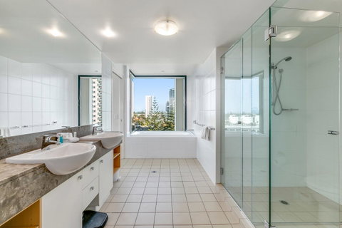 Broadbeach On The Park, 3 Bed Ocean - We Accommodate - Holiday Find 15