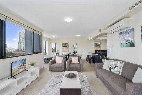 Broadbeach On The Park, 3 Bed Ocean - We Accommodate - Holiday Find 5