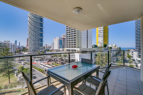 Broadbeach On The Park, 3 Bed Ocean - We Accommodate - Holiday Find 18