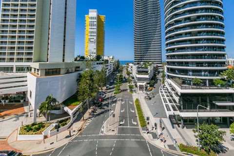 Broadbeach On The Park, 3 Bed Ocean - We Accommodate - Holiday Find 17