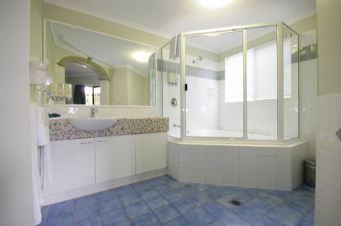 Mackay Resort Motel - Holiday Find 13