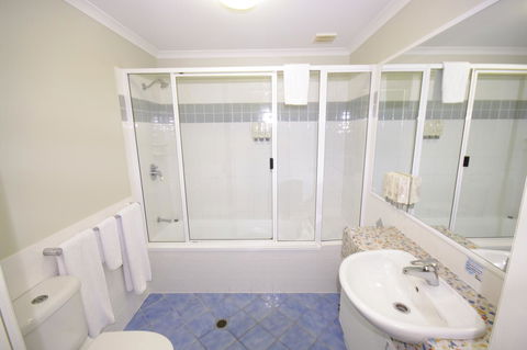 Mackay Resort Motel - Holiday Find 4