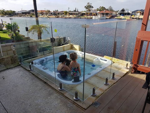 Waterside Resort Style - Holiday Find 3