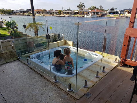 Waterside Resort Style - Holiday Find 1