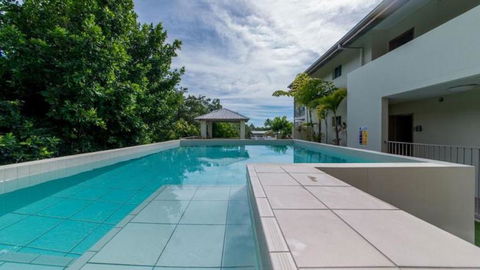 Watersons At Airlie Central Apartments - Holiday Find 0