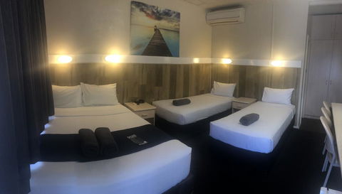 Wattle Tree Motel - Holiday Find 3