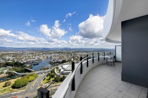 Wave Apartments Broadbeach - Holiday Find 2