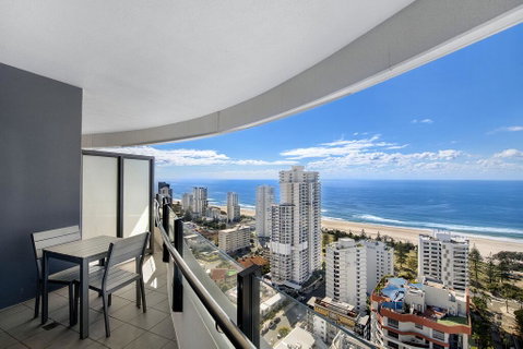 Wave Apartments Broadbeach - Holiday Find 1