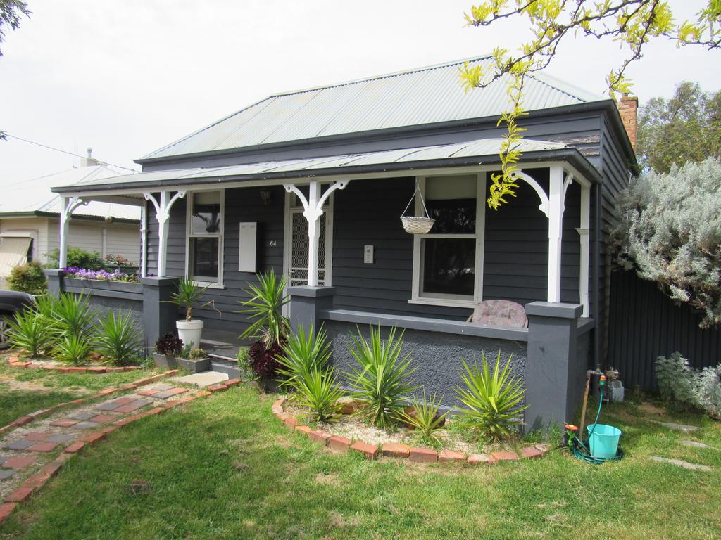 Carisbrook VIC Holiday Find