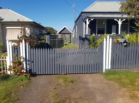 Welcome Stranger Cottage - Holiday Find 1