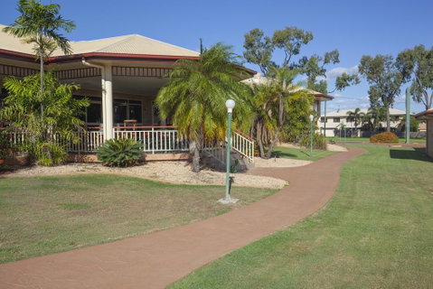Western Heritage Motor Inn - Holiday Find 1