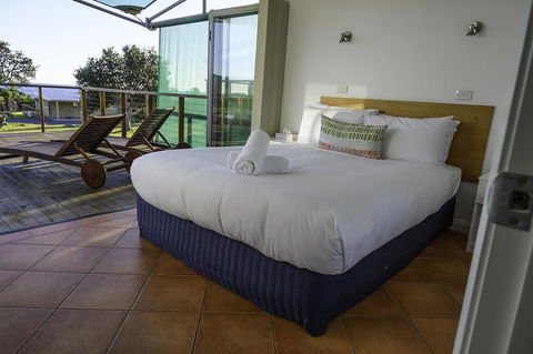 White Sands Estate - Holiday Find 2