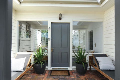 White Shell Cottage - Holiday Find 1