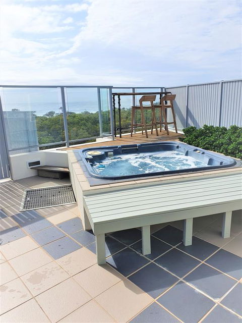 White Shells Luxury Apartments - Holiday Find 3