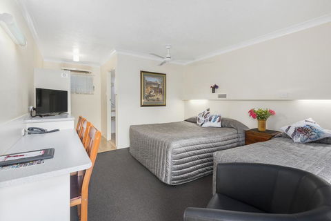 Whiteoaks Motel & Lodges - Holiday Find 2