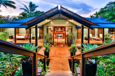 Whitsunday Waters On Hamilton Island - Holiday Find 0
