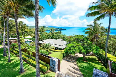 Whitsunday Waters On Hamilton Island - Holiday Find 1