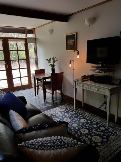 William Hunt's Retreat - Redwood Studio - Holiday Find 3