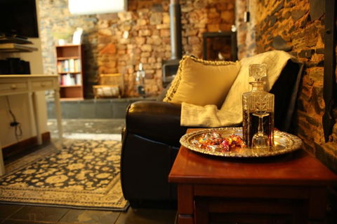 William Hunt's Retreat - Redwood Studio - Holiday Find 1