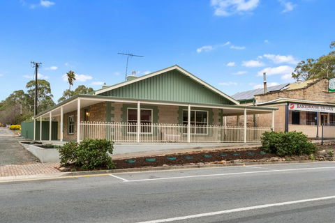 Williamstown Bed And Breakfast - Holiday Find 0