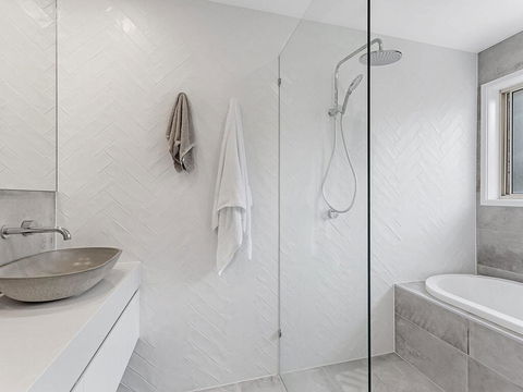Wirragulla, 10 Marty Avenue - Stylish Modern House With Ducted Air Con & WIFI - Holiday Find 0