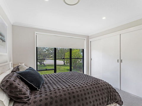 Wirragulla, 10 Marty Avenue - Stylish Modern House With Ducted Air Con & WIFI - Holiday Find 3